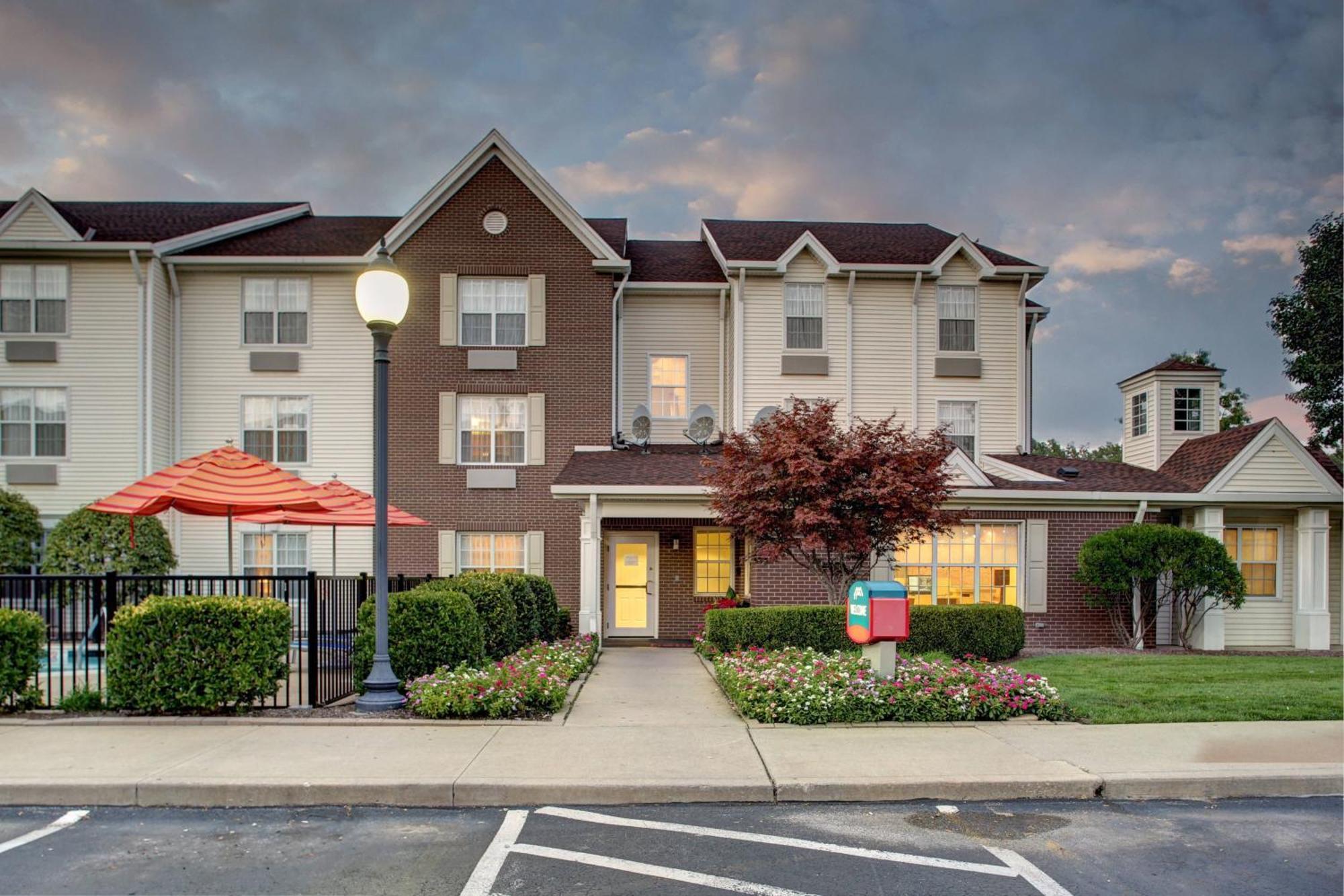 Towneplace Suites By Marriott Cleveland Westlake Exterior photo